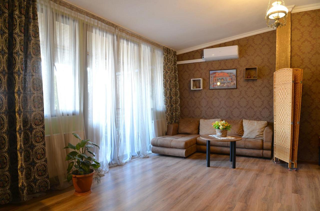 Natia'S Apartment On Dadiani St. Tbiliszi Kültér fotó
