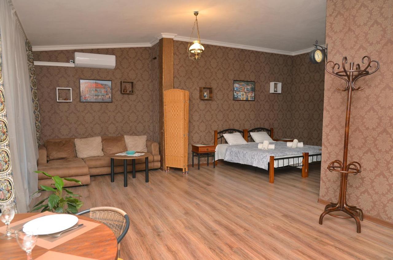 Natia'S Apartment On Dadiani St. Tbiliszi Kültér fotó
