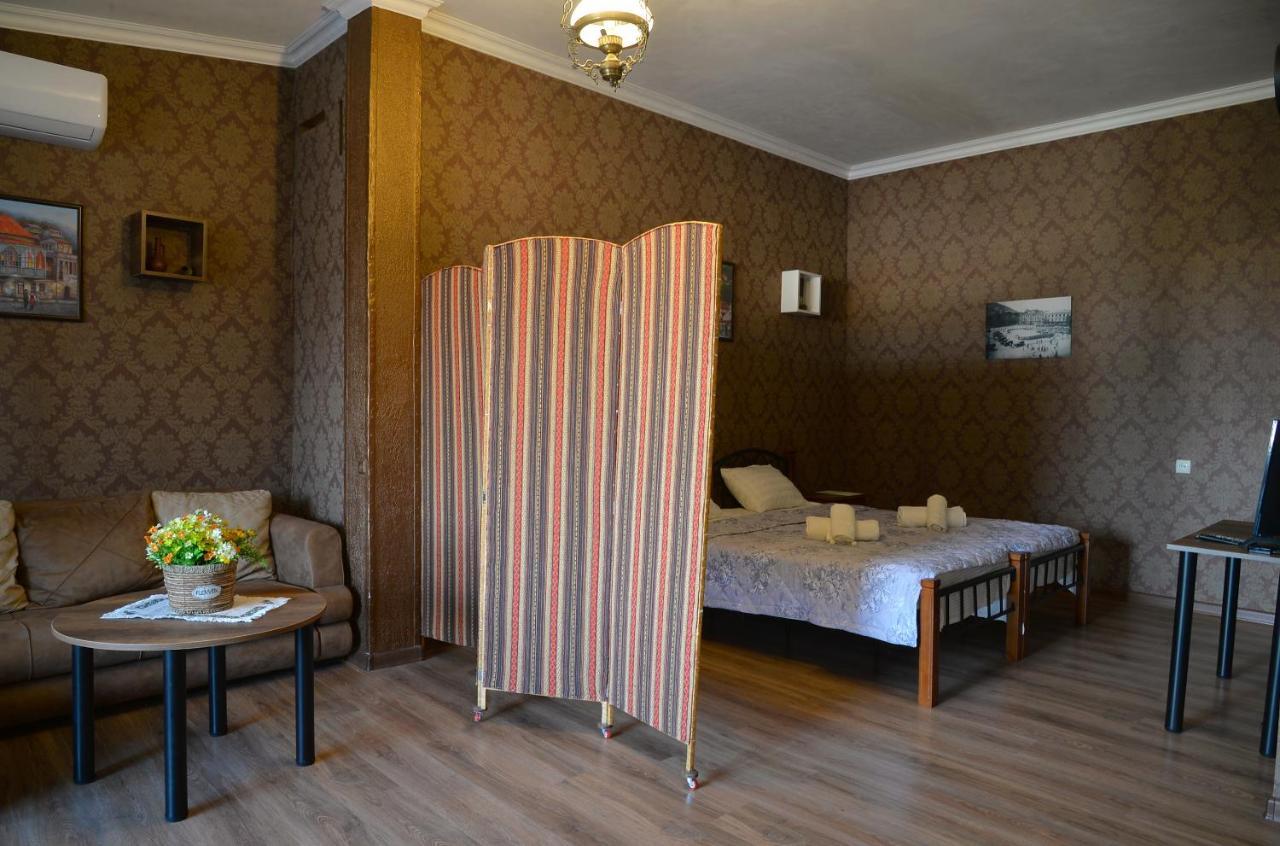 Natia'S Apartment On Dadiani St. Tbiliszi Kültér fotó