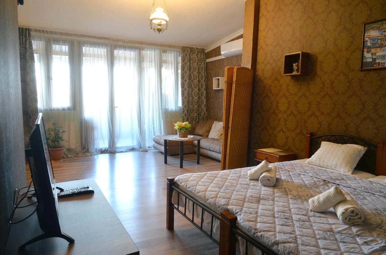 Natia'S Apartment On Dadiani St. Tbiliszi Kültér fotó