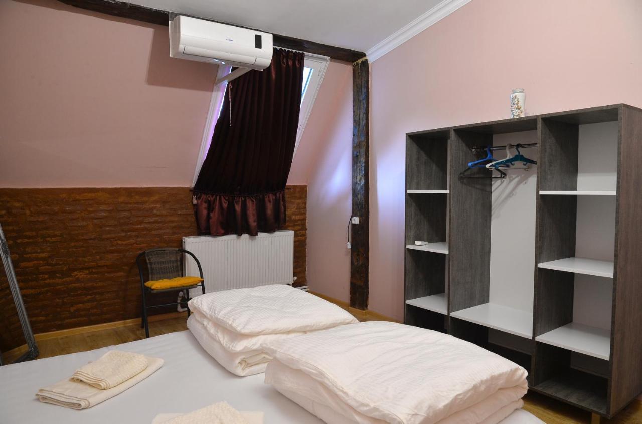 Natia'S Apartment On Dadiani St. Tbiliszi Kültér fotó
