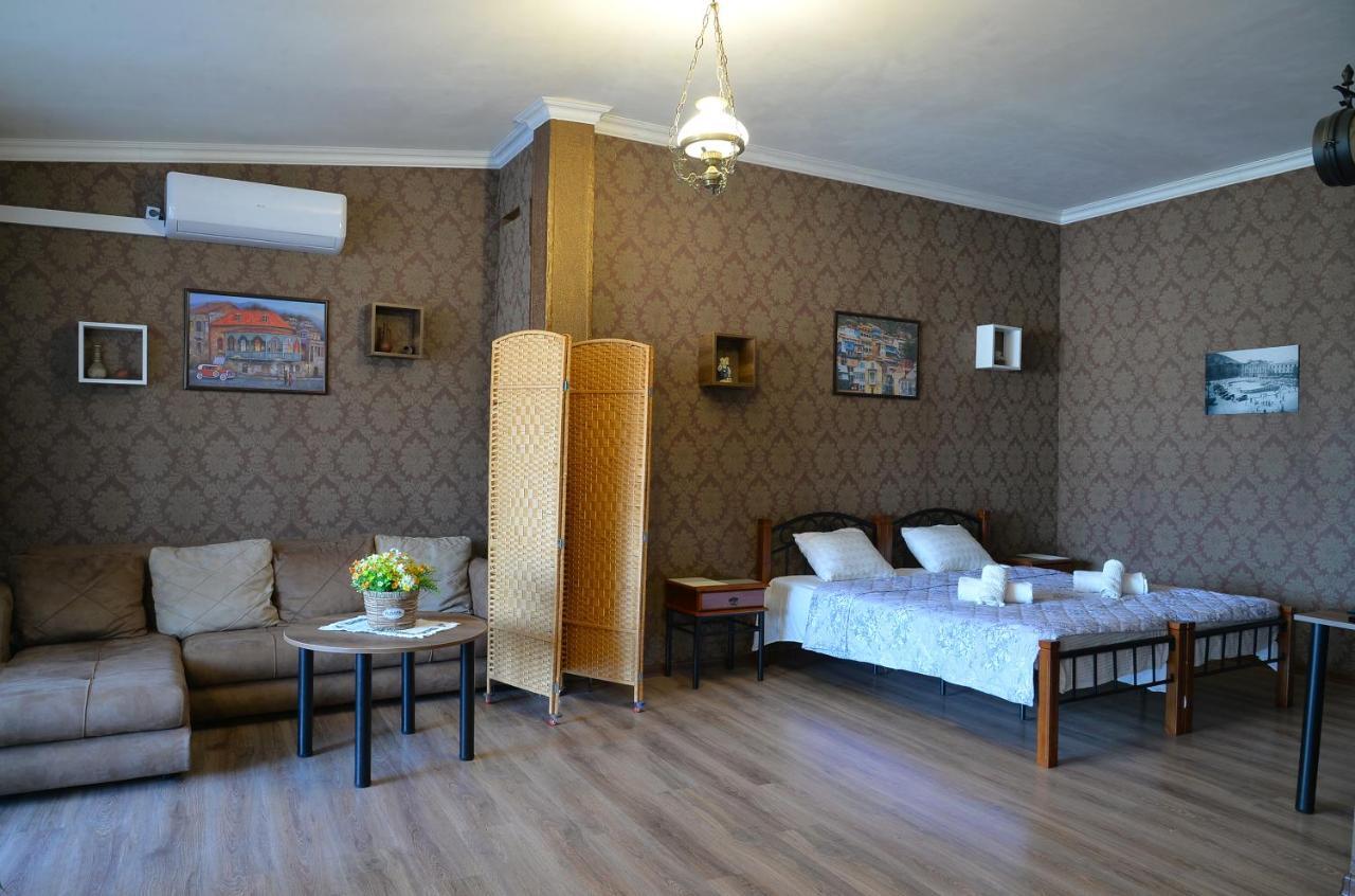Natia'S Apartment On Dadiani St. Tbiliszi Kültér fotó