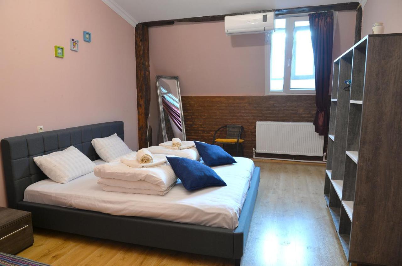 Natia'S Apartment On Dadiani St. Tbiliszi Kültér fotó