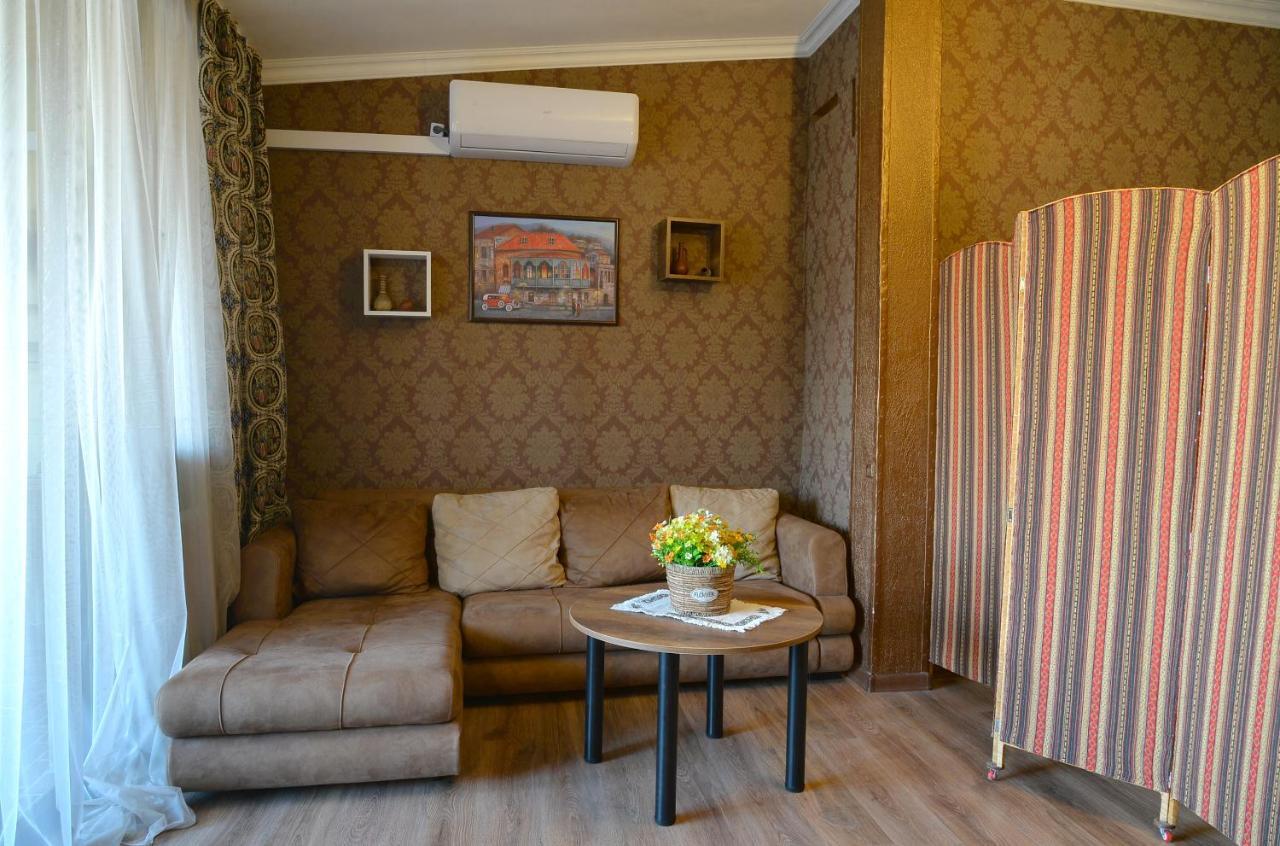 Natia'S Apartment On Dadiani St. Tbiliszi Kültér fotó