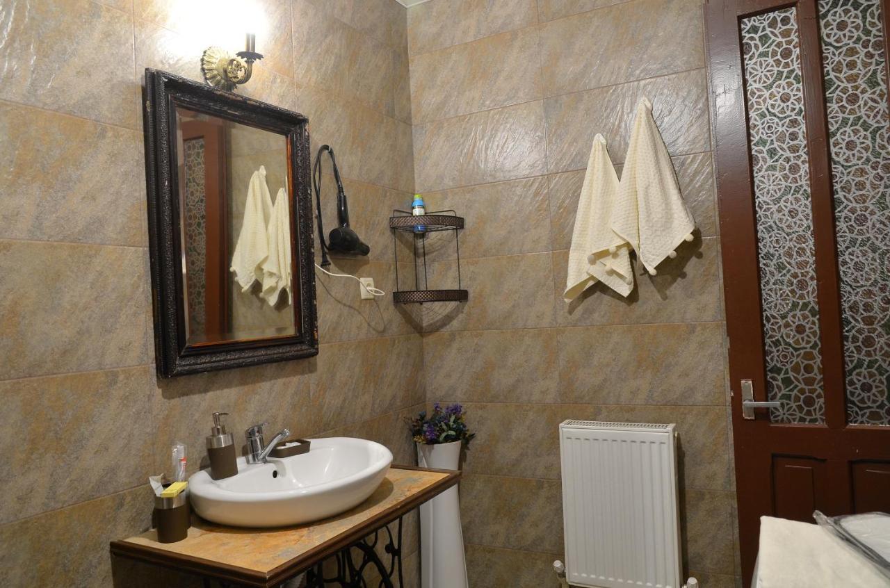 Natia'S Apartment On Dadiani St. Tbiliszi Kültér fotó
